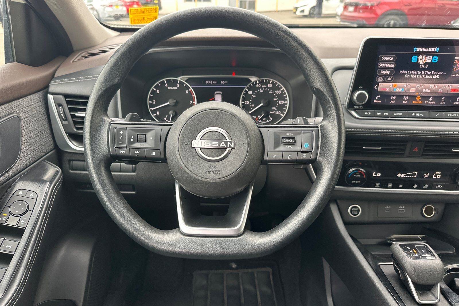 Used 2023 Nissan Rogue SV image 17
