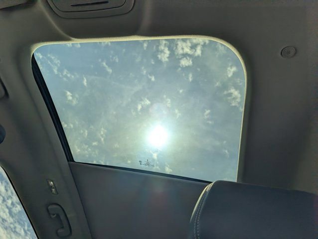 Used 2024 Lincoln Nautilus Reserve w/ Equipment Group 202A image 17