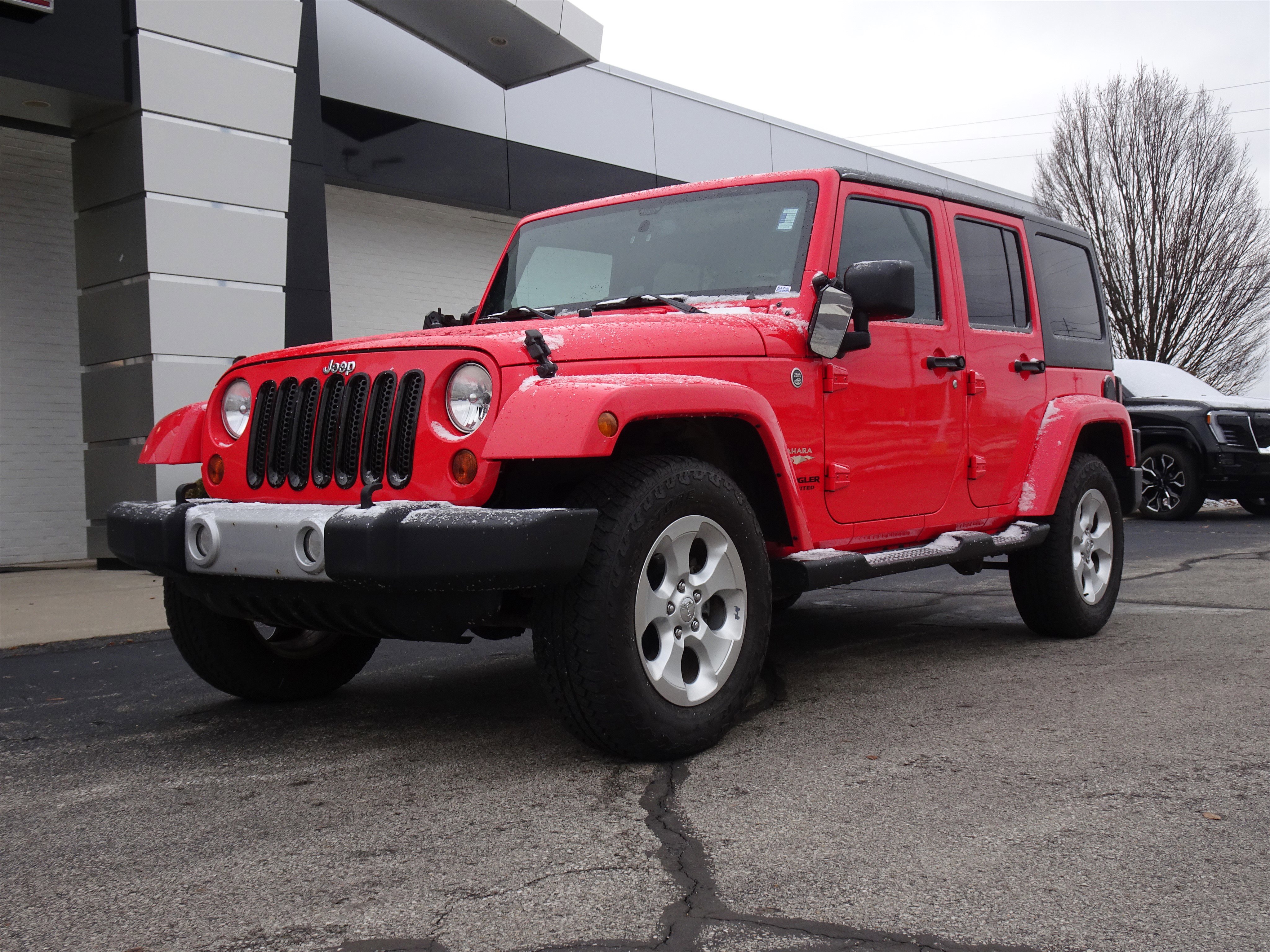Used 2013 Jeep Wrangler Unlimited Sahara w/ Connectivity Group image 24