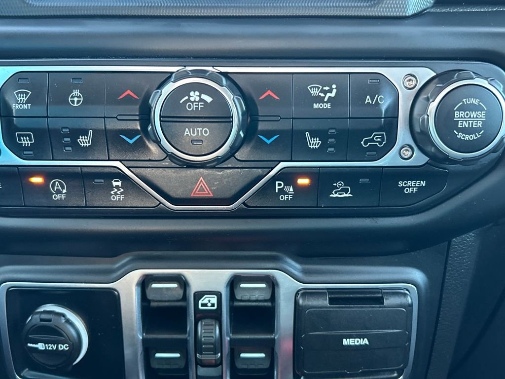 Used 2020 Jeep Gladiator Overland image 12