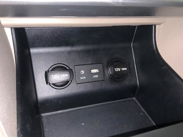 Used 2019 Hyundai Elantra SE FWD image 16