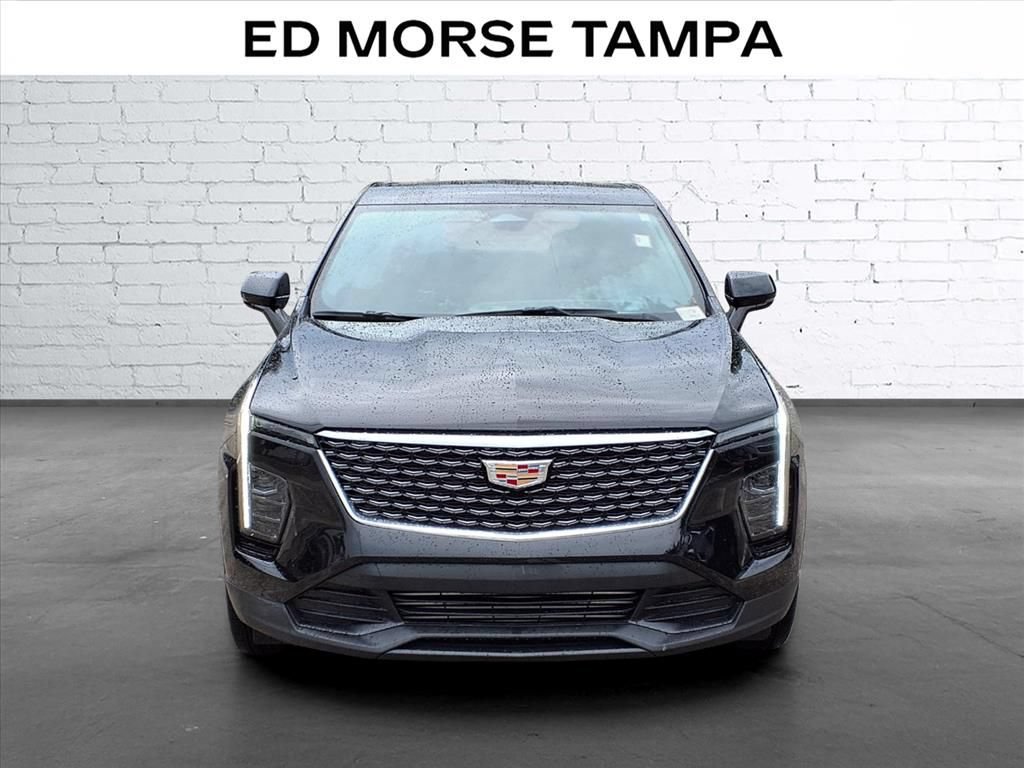 Certified 2024 Cadillac XT4 Luxury w/ Cold Weather Package FWD image 6