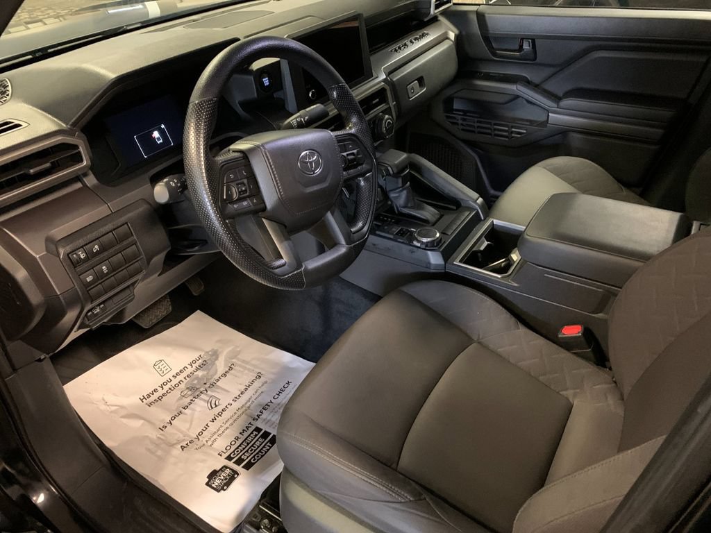 Used 2025 Toyota Tacoma SR5 AWD/4WD image 11