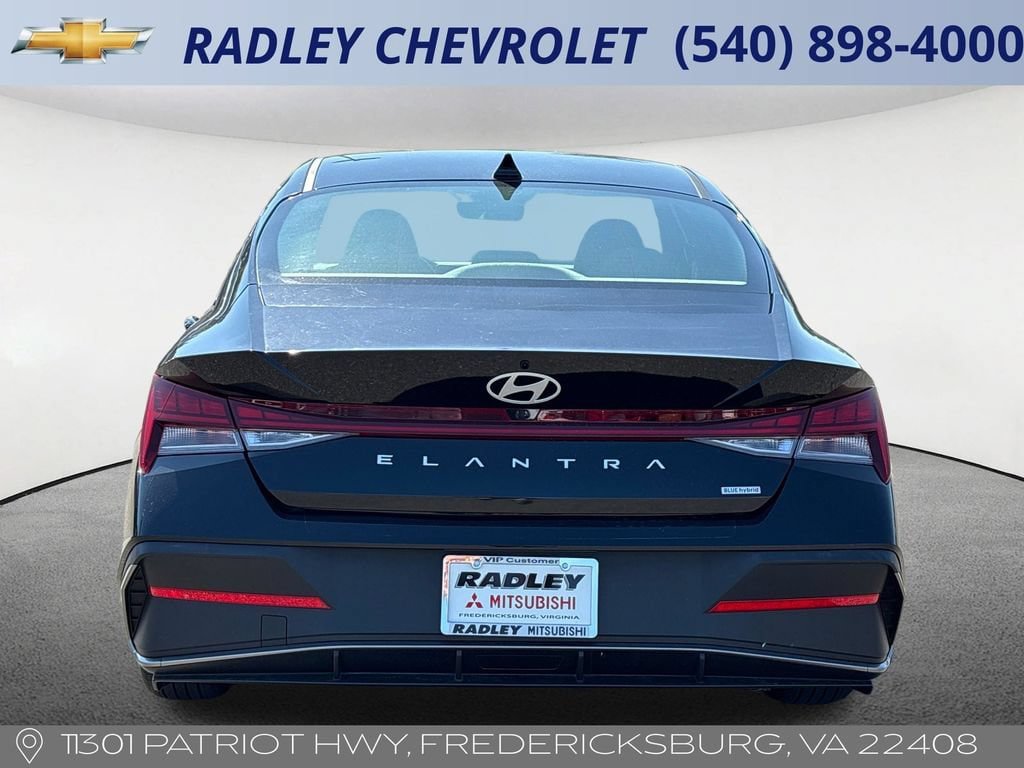 Used 2025 Hyundai Elantra Hybrid FWD image 18