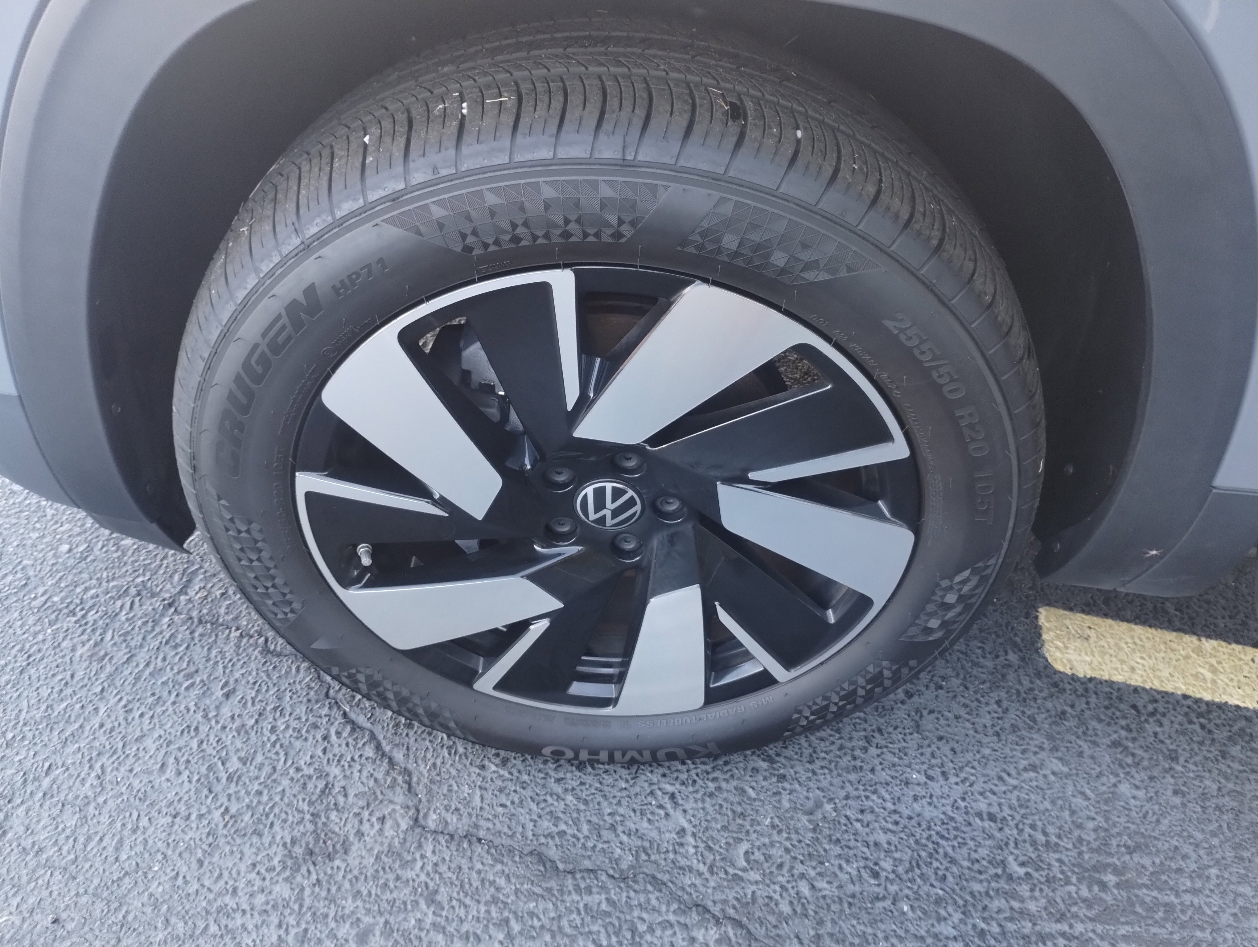 Used 2024 Volkswagen Atlas Cross Sport SEL image 21