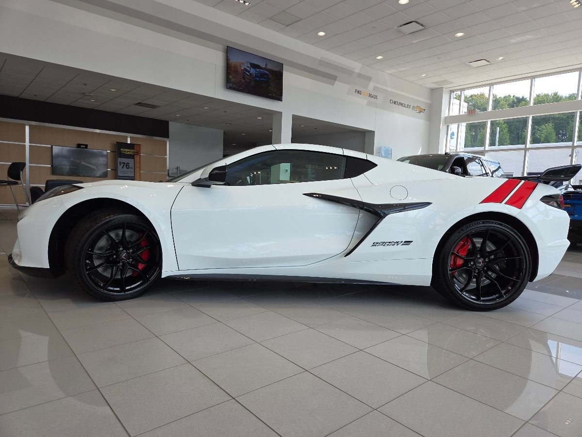 New 2027 Chevrolet Corvette Grand Sport w/ Grand Sport Launch Edition RWD image 20