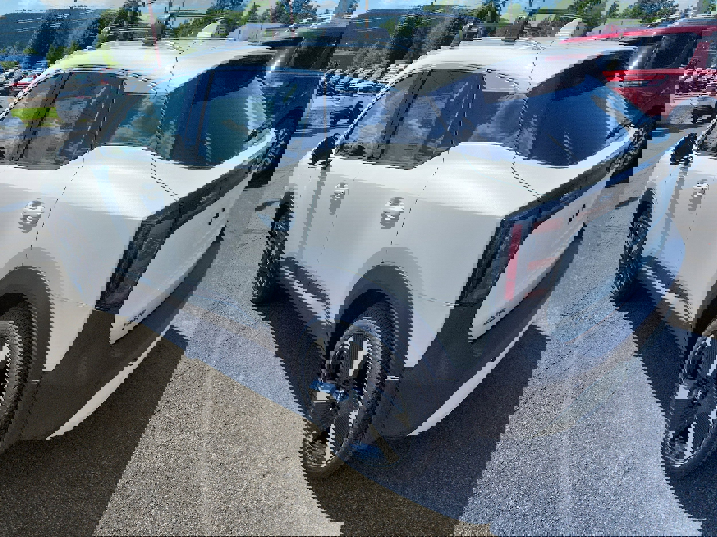 New 2025 Nissan Kicks SR image 6