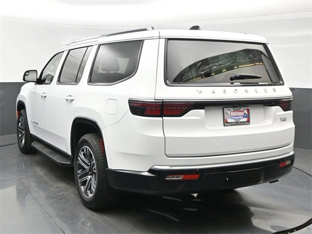 Used 2024 Jeep Wagoneer Base w/ Premium Group I image 4