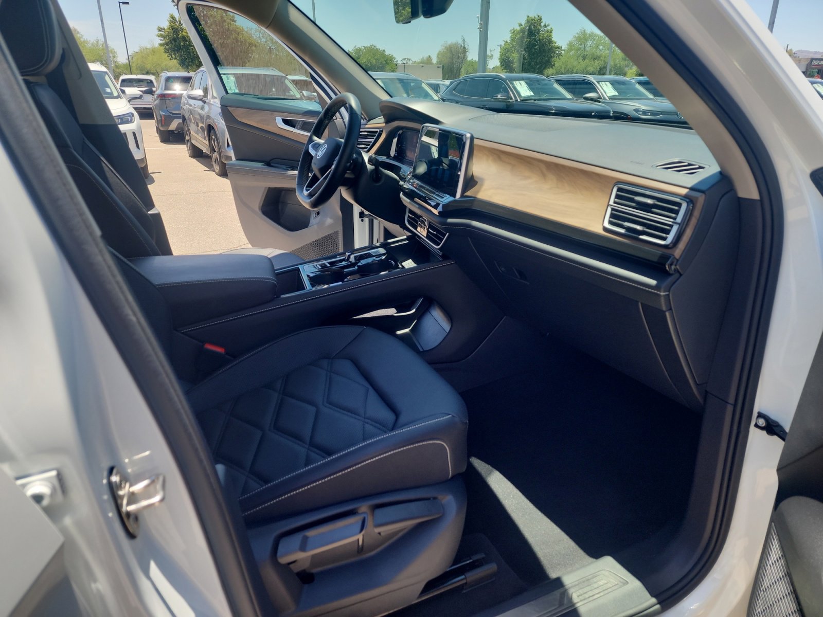 Certified 2026 Volkswagen Atlas SE w/ Panoramic Sunroof Package AWD/4WD image 19