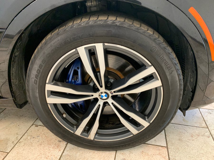 Used 2024 BMW X7 xDrive40i w/ M Sport Package AWD/4WD image 13