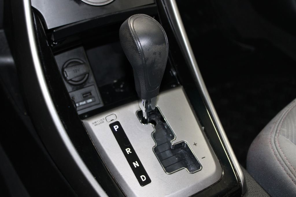 Used 2013 Hyundai Elantra GLS image 38