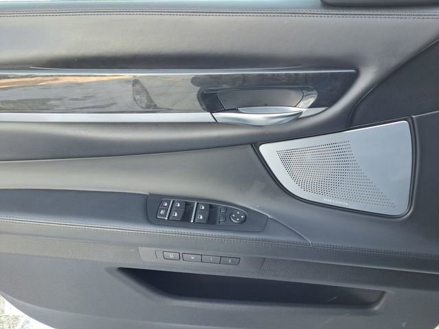 Used 2014 BMW 750Li xDrive image 21