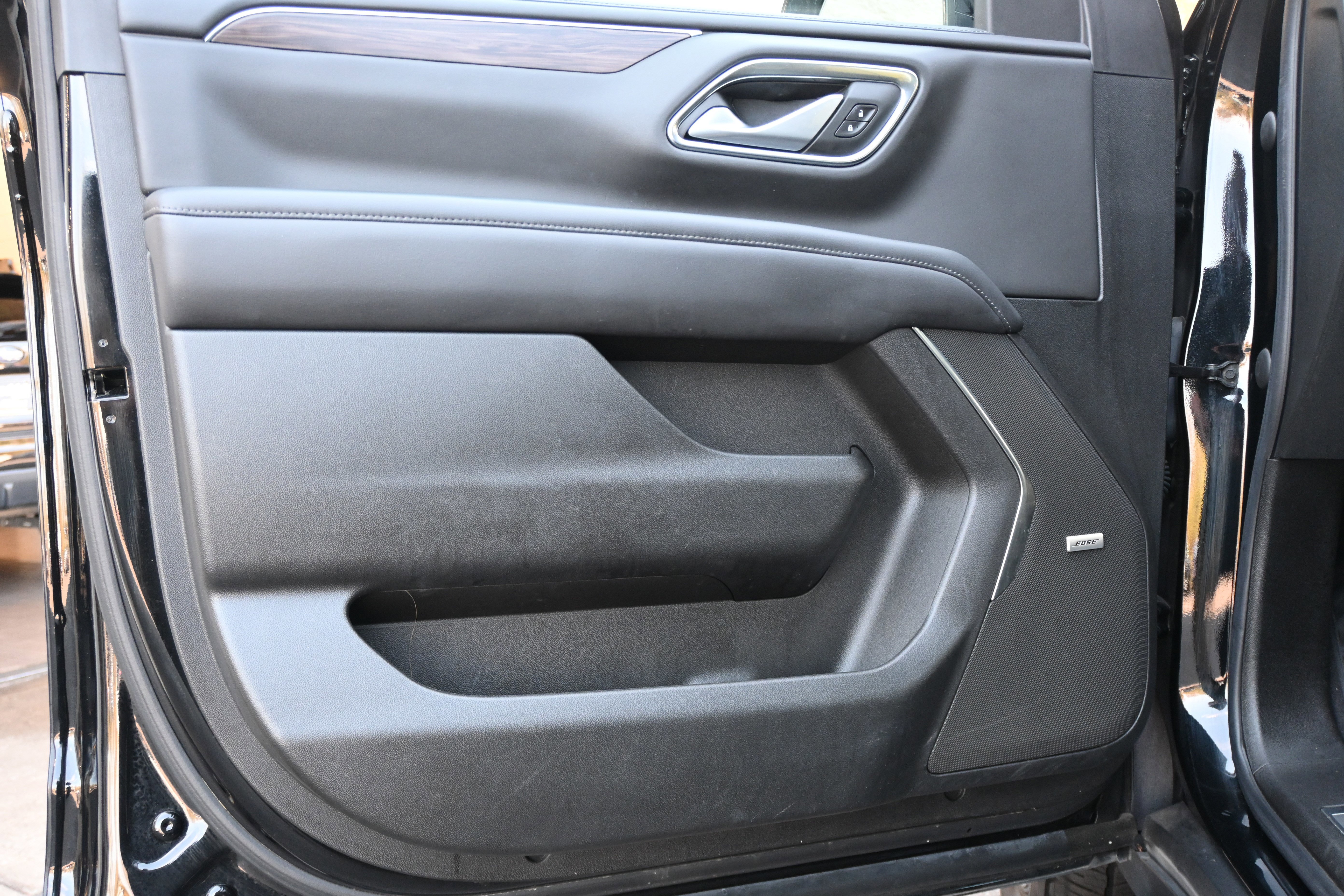 Used 2022 Chevrolet Tahoe Z71 w/ Luxury Package image 14