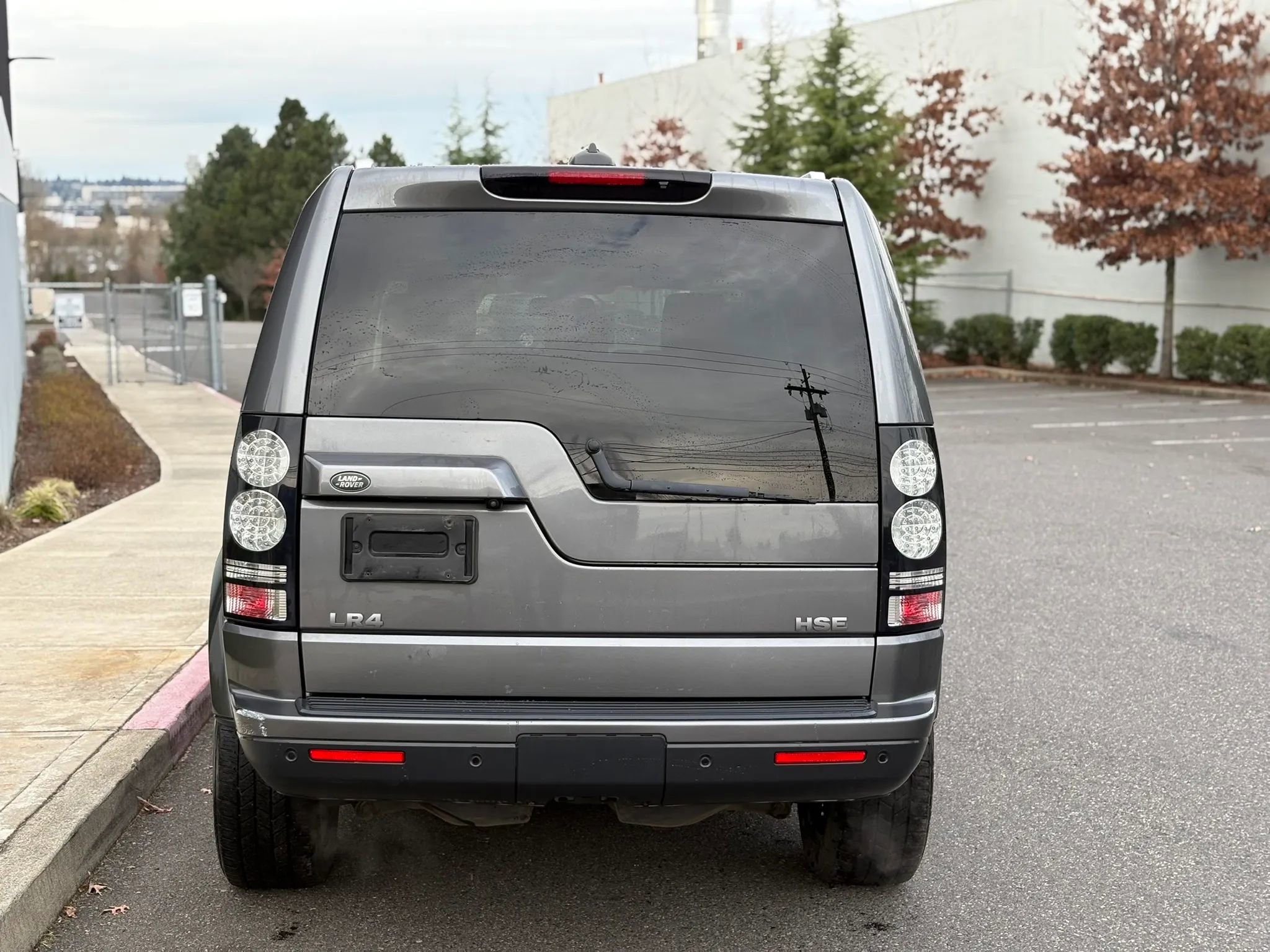 Used 2015 Land Rover LR4 HSE image 5