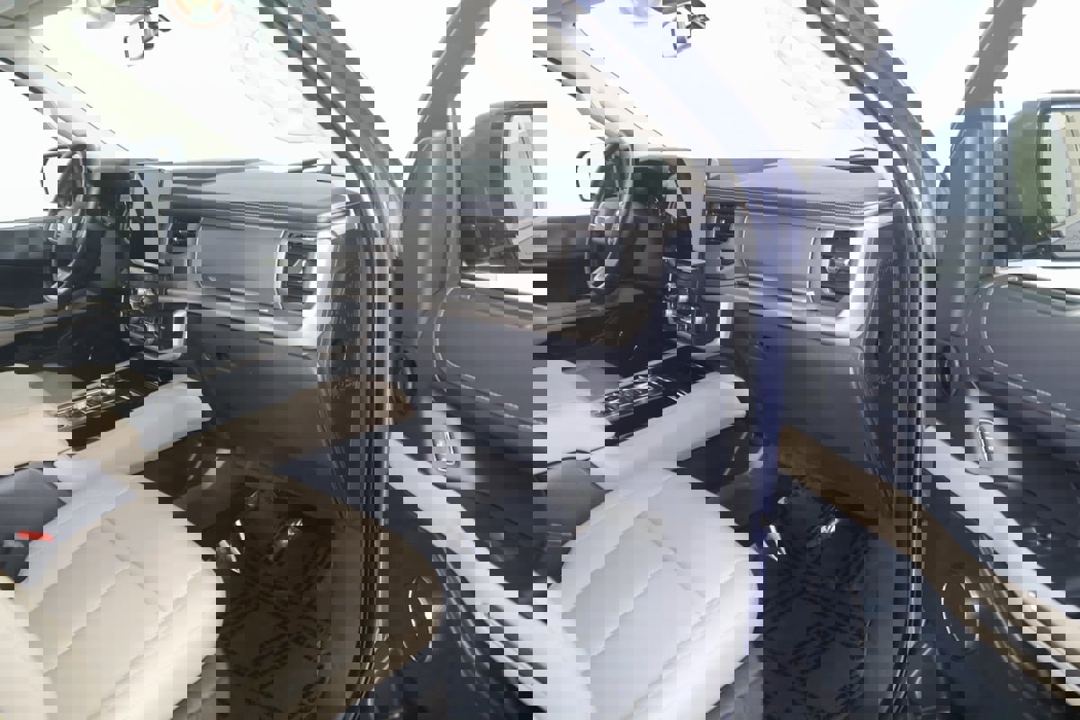 Used 2022 Ford Expedition XLT image 44