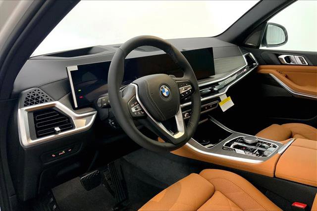 New 2026 BMW X5 xDrive50e w/ Climate Comfort Package image 4
