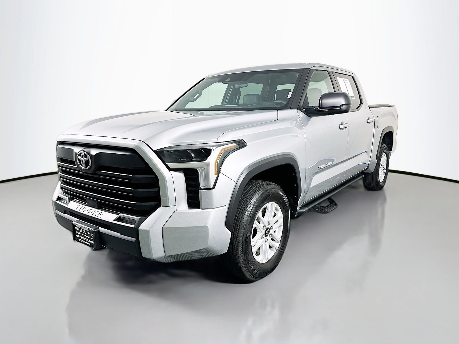 Used 2025 Toyota Tundra SR5 w/ SR5 Premium Package AWD/4WD image 3
