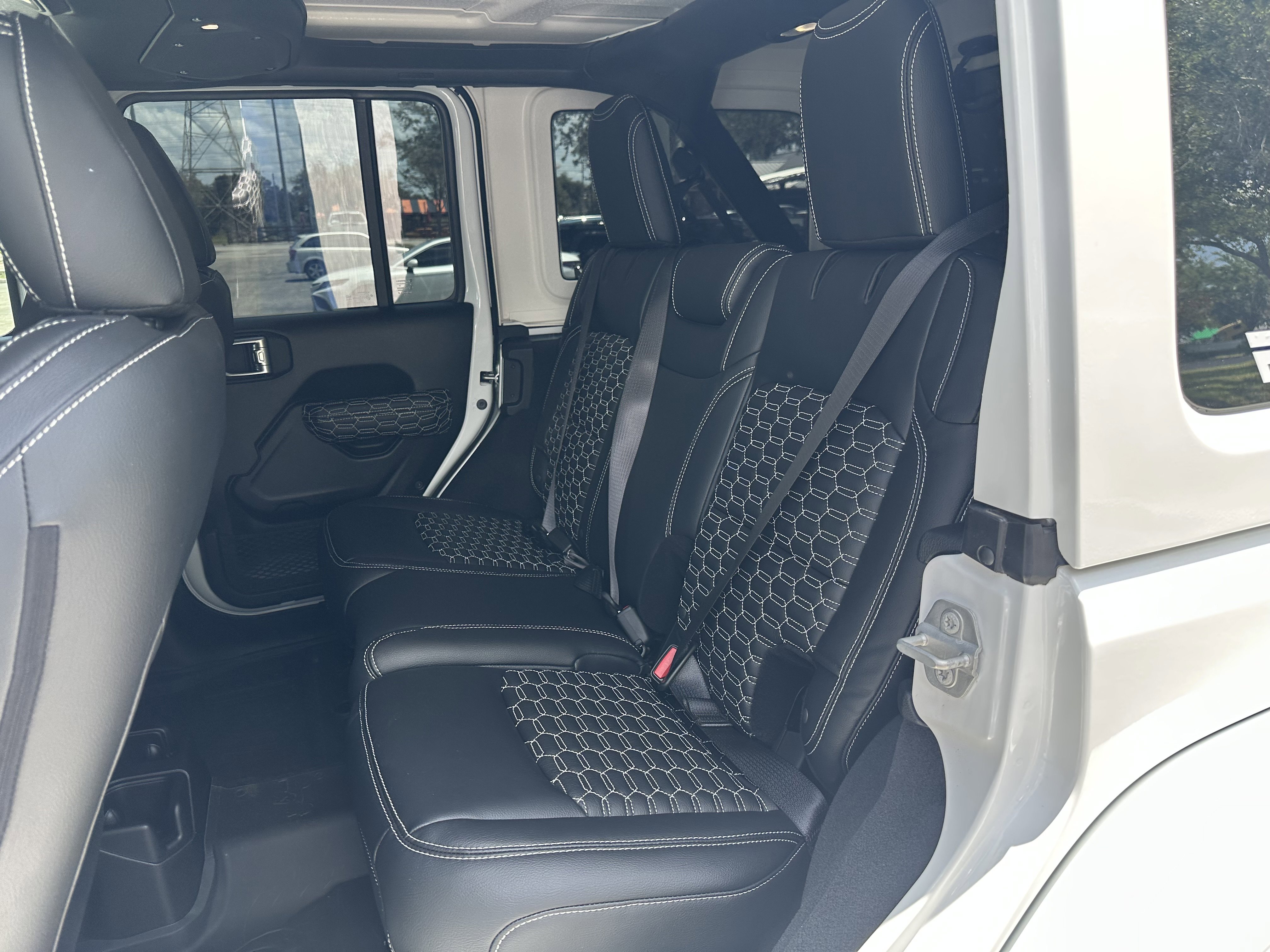 Used 2024 Jeep Wrangler Unlimited Sport image 32