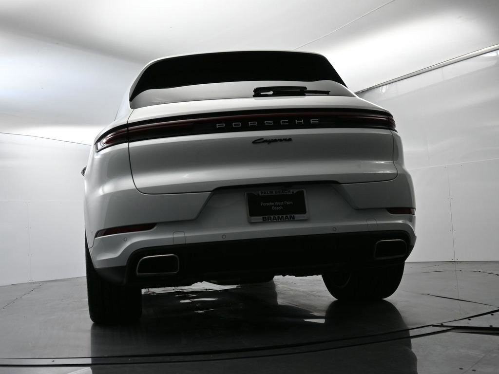 Certified 2025 Porsche Cayenne E-Hybrid w/ Premium Package Plus image 53