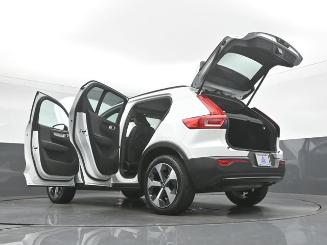 Used 2024 Volvo XC40 B5 Plus image 52