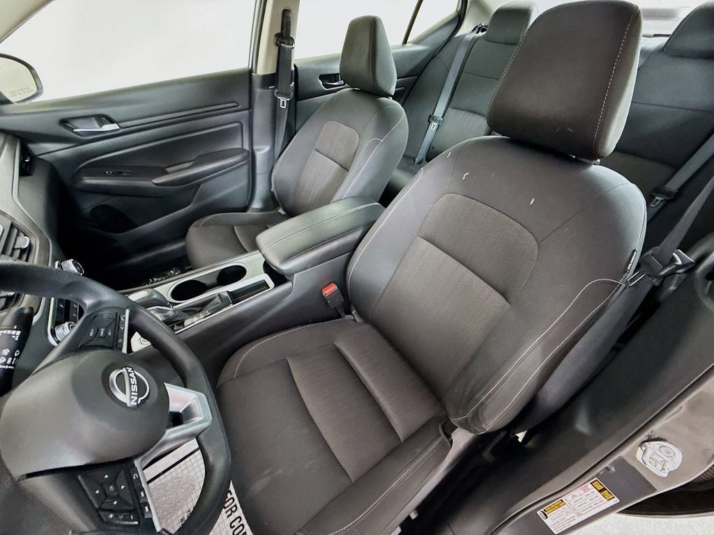 Used 2024 Nissan Altima 2.5 SV image 11