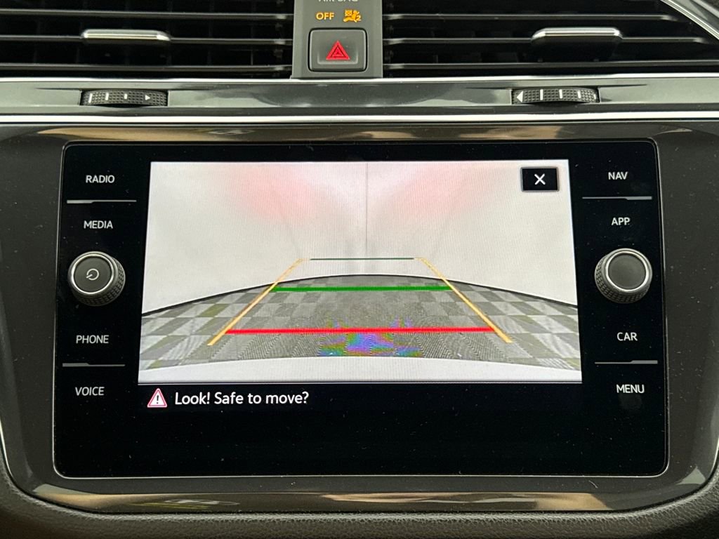 Used 2022 Volkswagen Tiguan SEL R-Line image 15