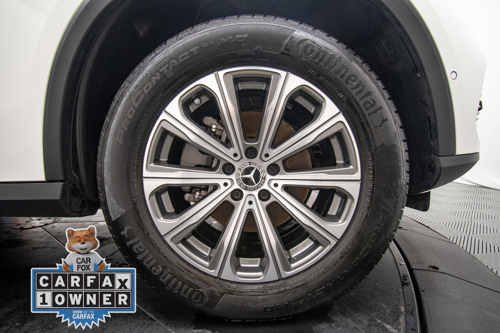 Used 2025 Mercedes-Benz GLC 300 4MATIC image 29