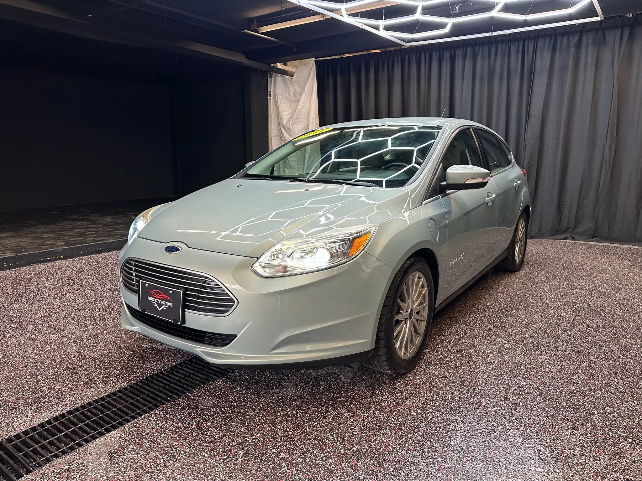 Used 2014 Ford Focus Electric Hatchback image 3