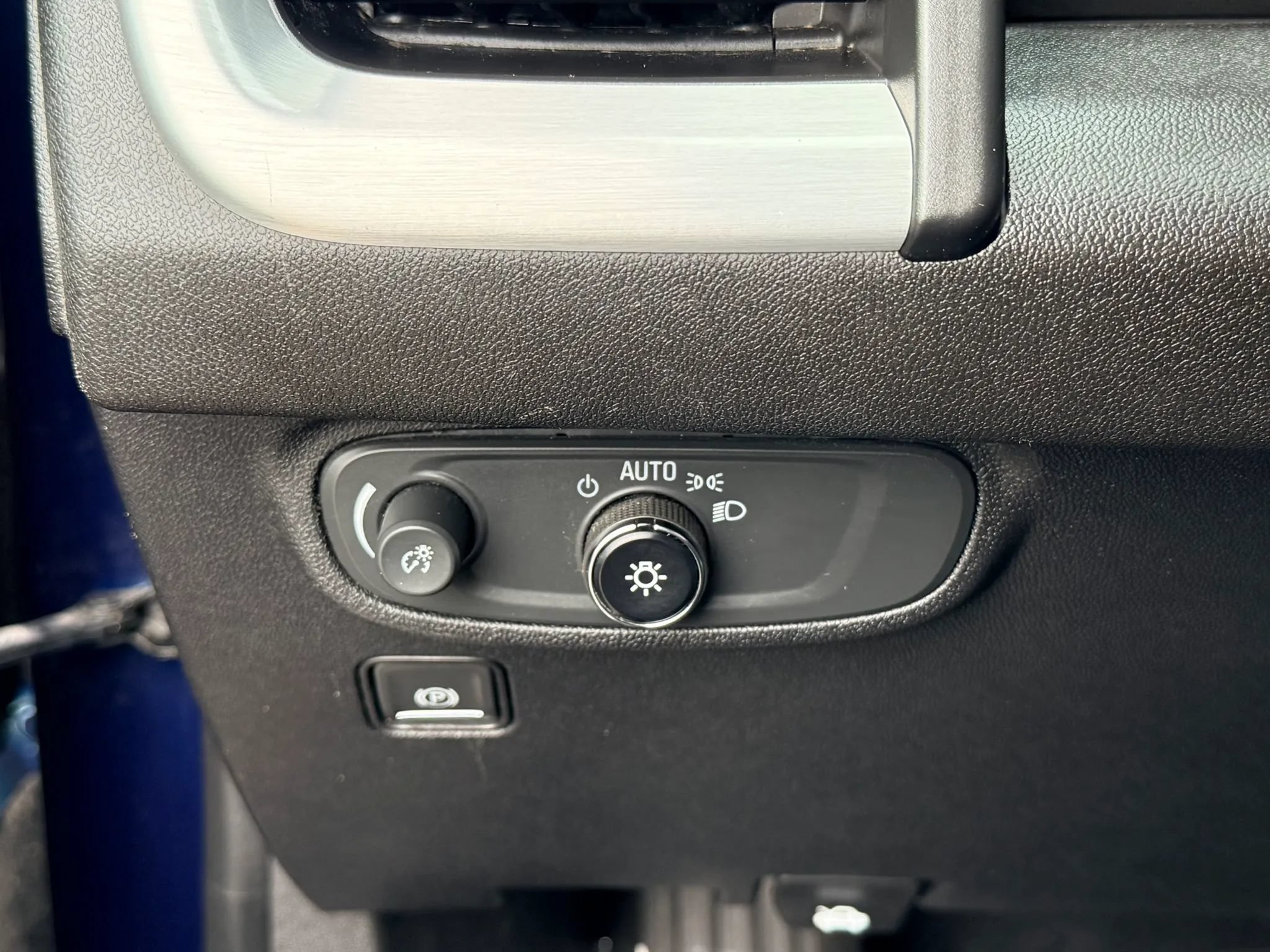 Used 2019 GMC Terrain SLE FWD image 25