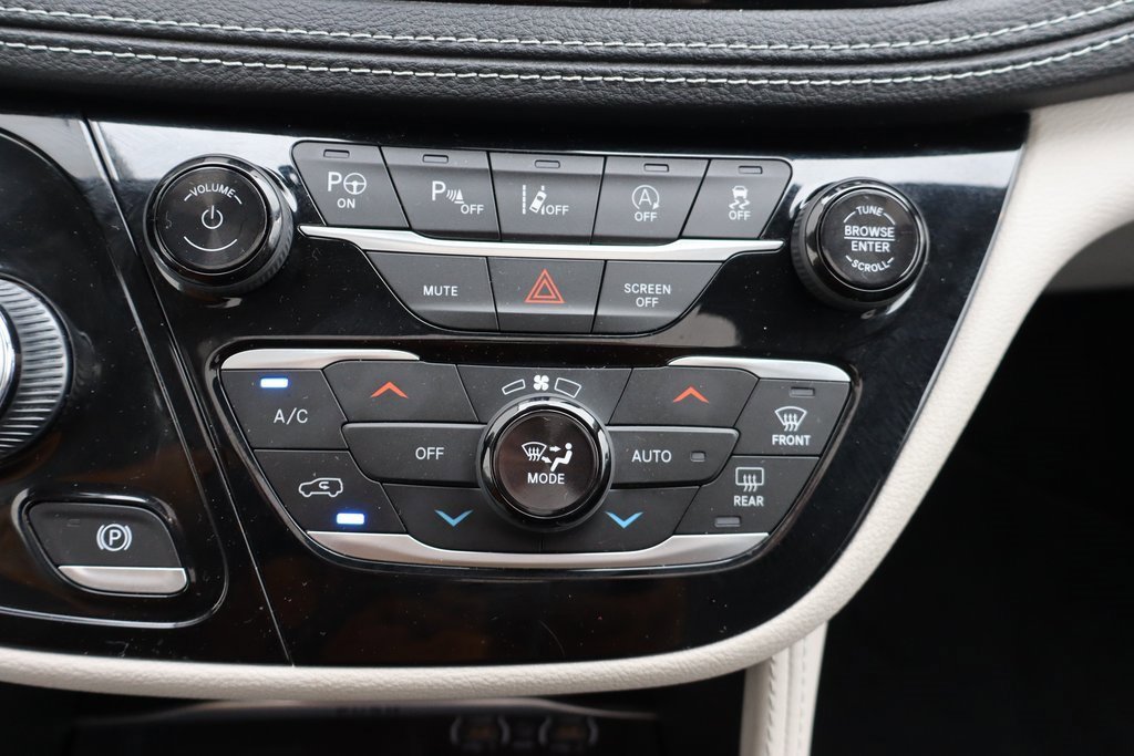 Used 2022 Chrysler Pacifica Limited image 13