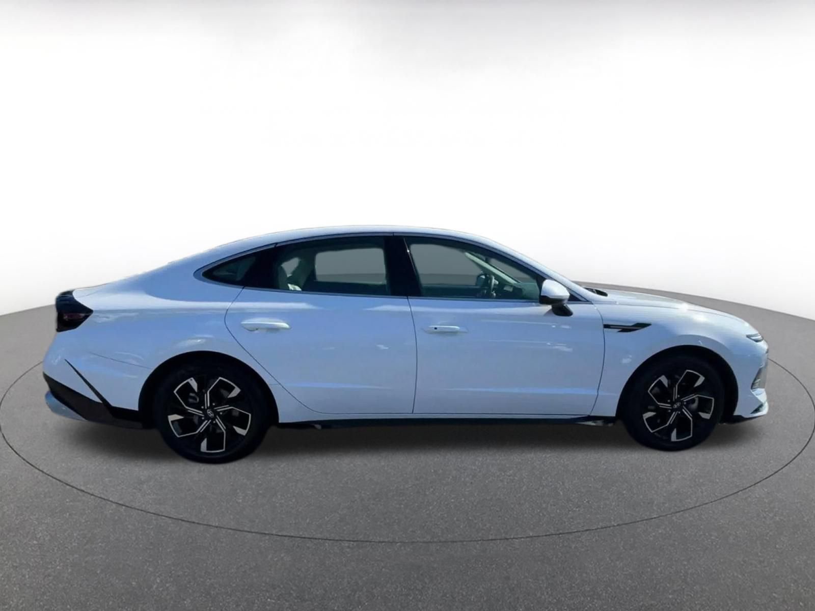 Used 2025 Hyundai Sonata SEL FWD image 15