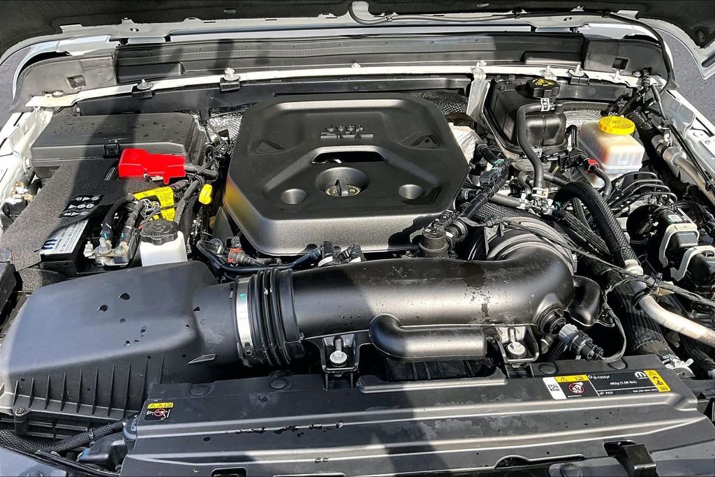 Used 2024 Jeep Wrangler Sport S image 28