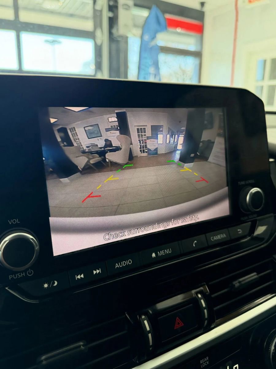 Used 2022 Nissan Pathfinder SV w/ SV Black Package image 30