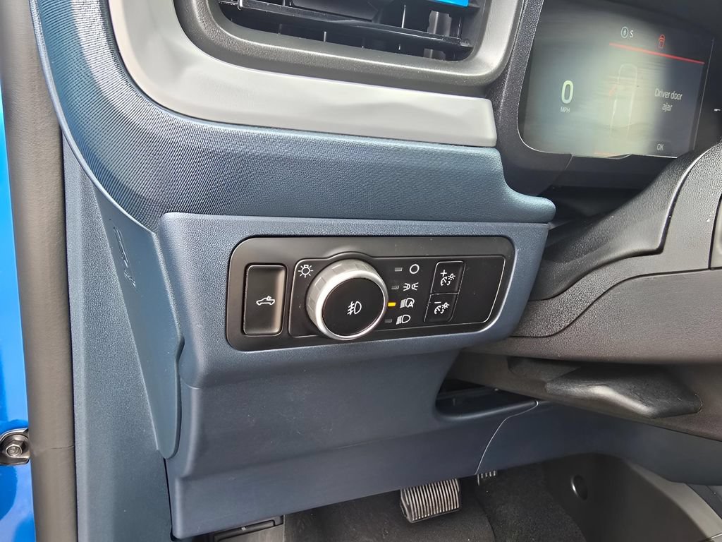 Used 2025 Ford Maverick Lobo AWD/4WD image 21