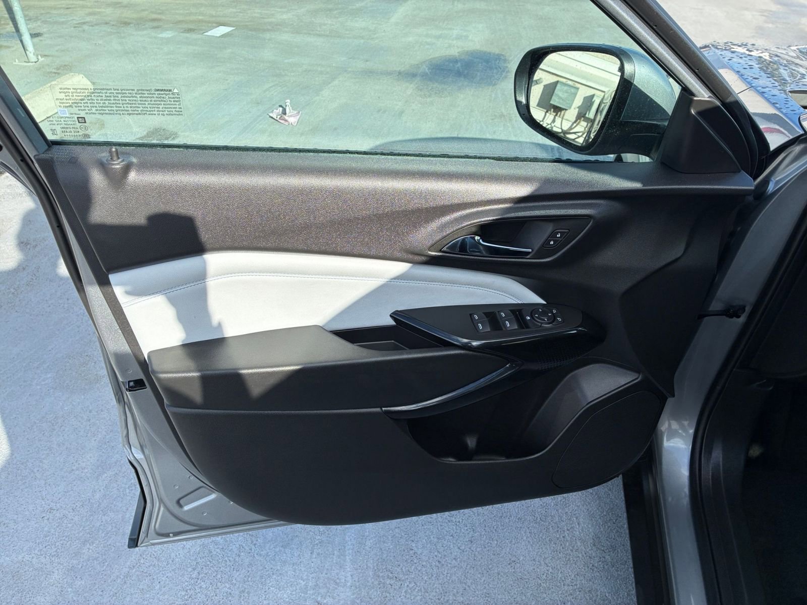 Used 2025 Chevrolet Trax LT image 18