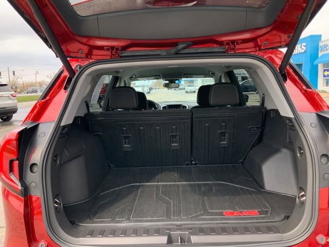 Used 2024 GMC Terrain SLE w/ Driver Convenience Package image 13