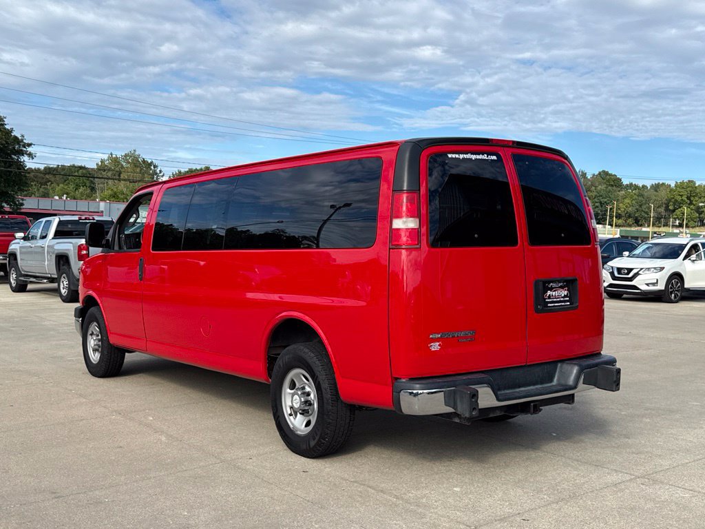 Used 2016 Chevrolet Express 3500 LT w/ LT Preferred Equipment Group RWD image 4