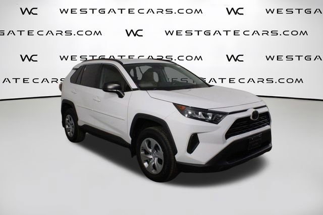 Used 2020 Toyota RAV4 LE w/ All Weather Liner Package video 2