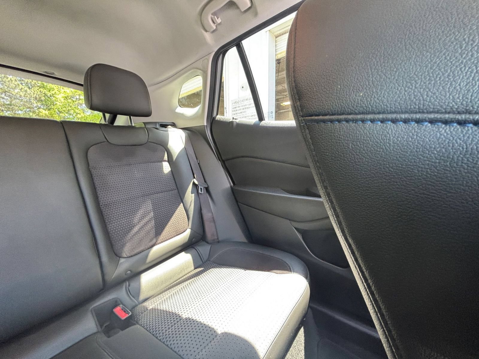 Used 2025 Chevrolet Trax LT FWD image 38