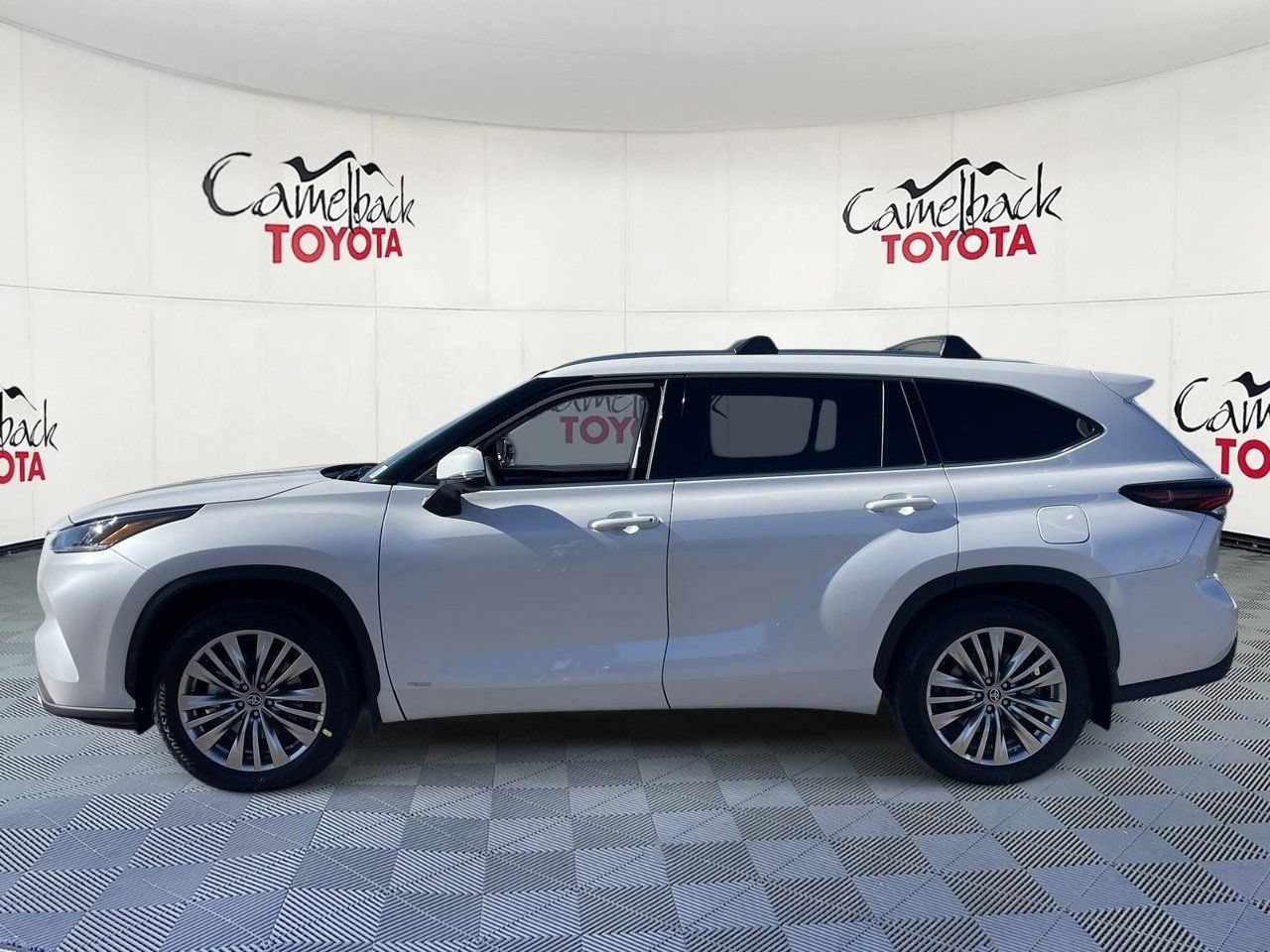 New 2026 Toyota Highlander Platinum AWD/4WD image 5