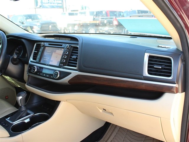 Used 2015 Toyota Highlander Limited AWD/4WD image 33