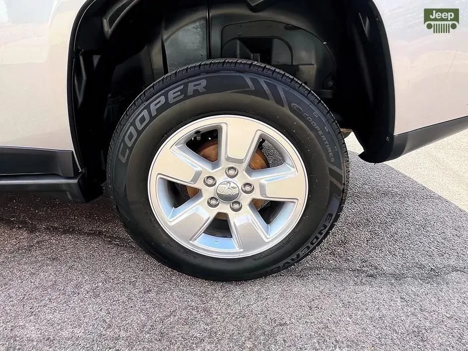 Used 2014 Jeep Compass Sport w/ Power Value Group FWD image 19