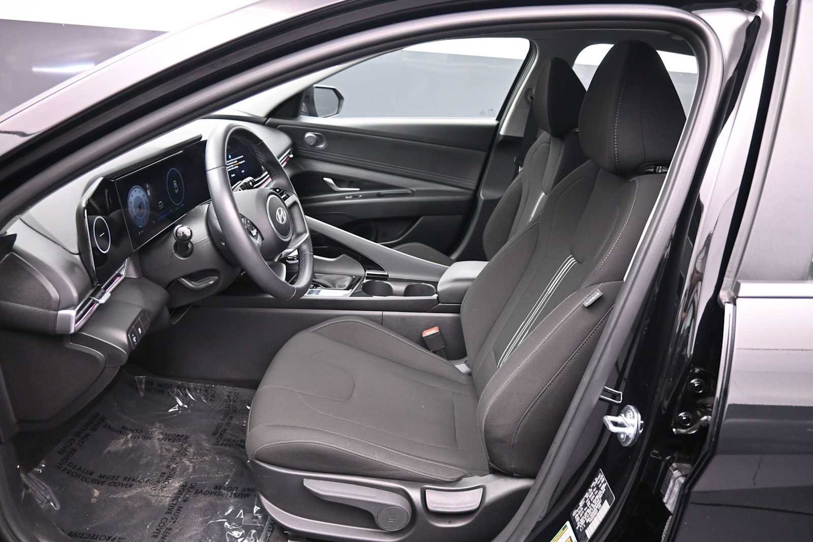 Certified 2024 Hyundai Elantra SEL w/ Convenience Package FWD image 26