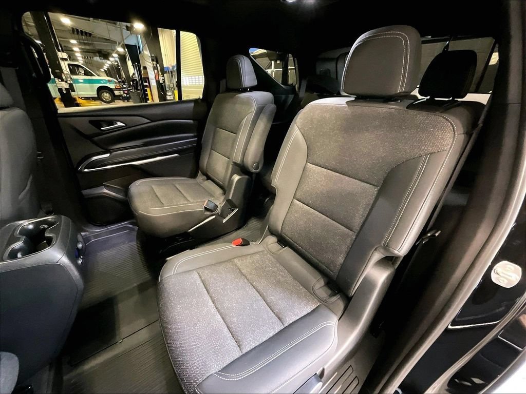 Used 2024 Chevrolet Traverse LT w/ Midnight/Sport Edition FWD image 15