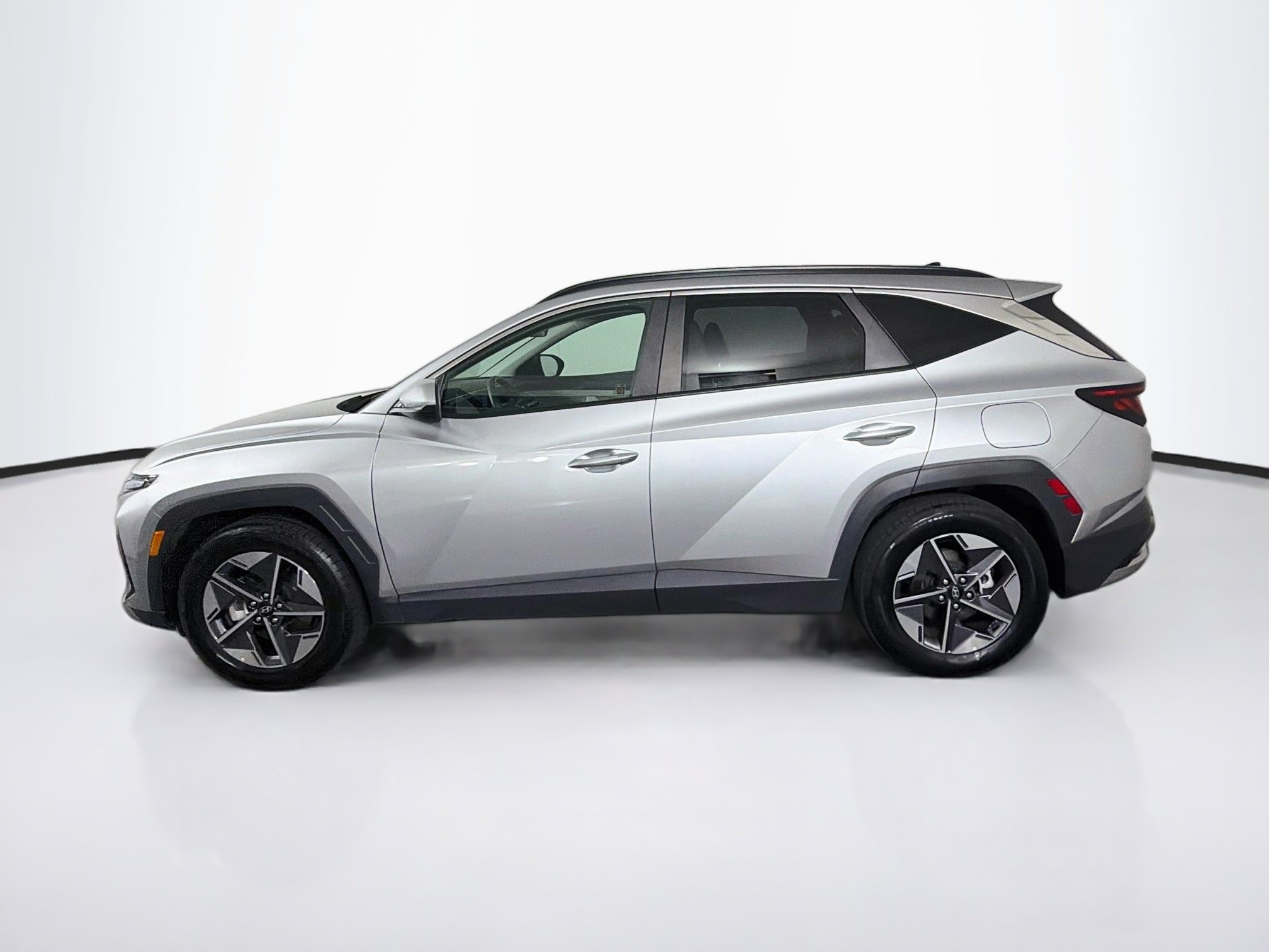 Used 2025 Hyundai Tucson SEL FWD image 4