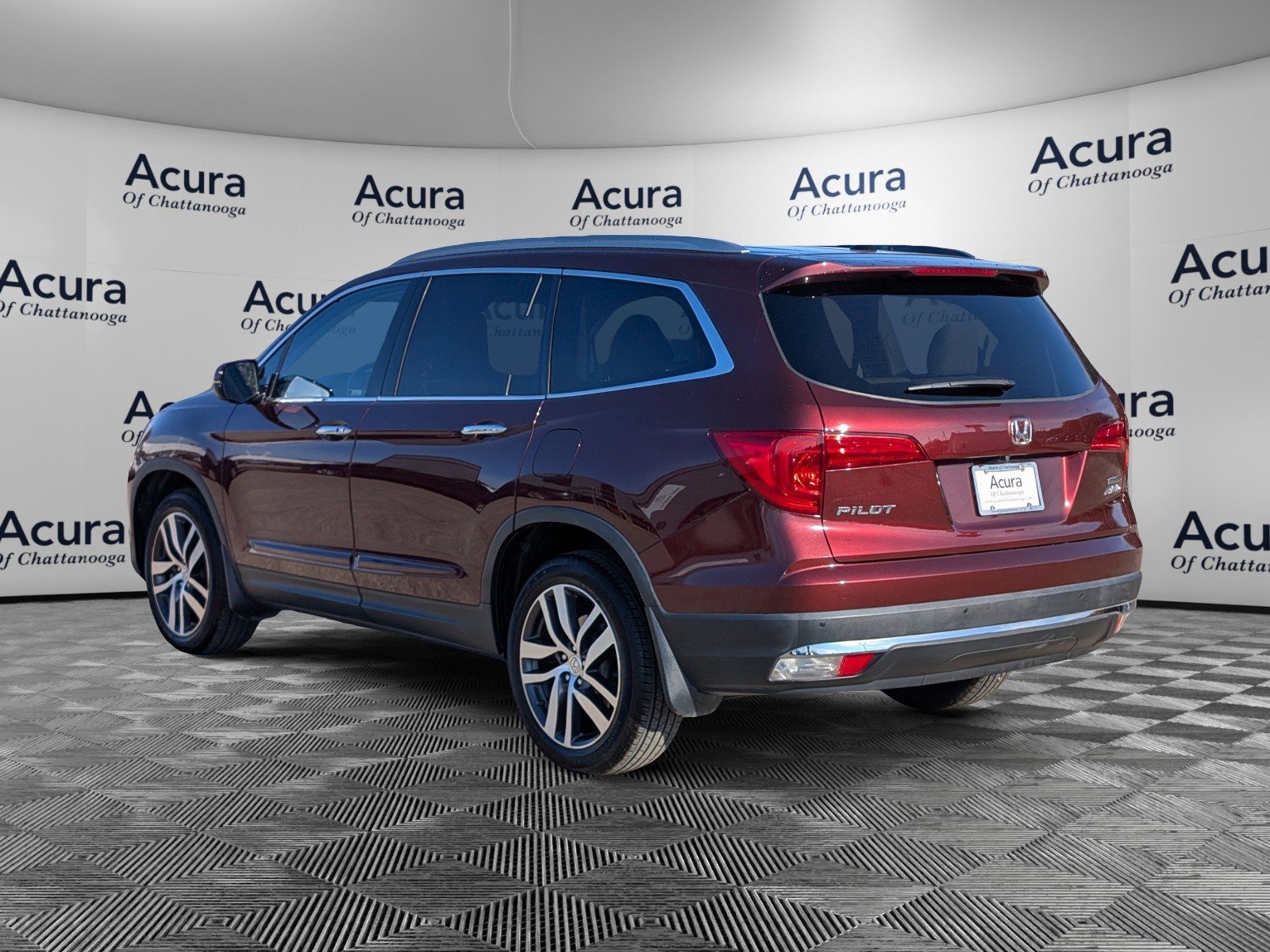 Used 2018 Honda Pilot Touring image 5