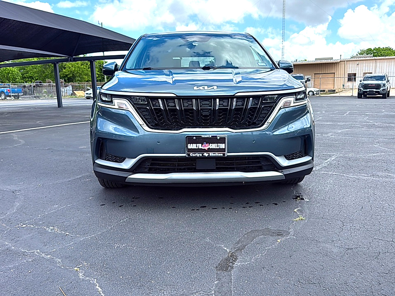 Used 2023 Kia Carnival EX image 5