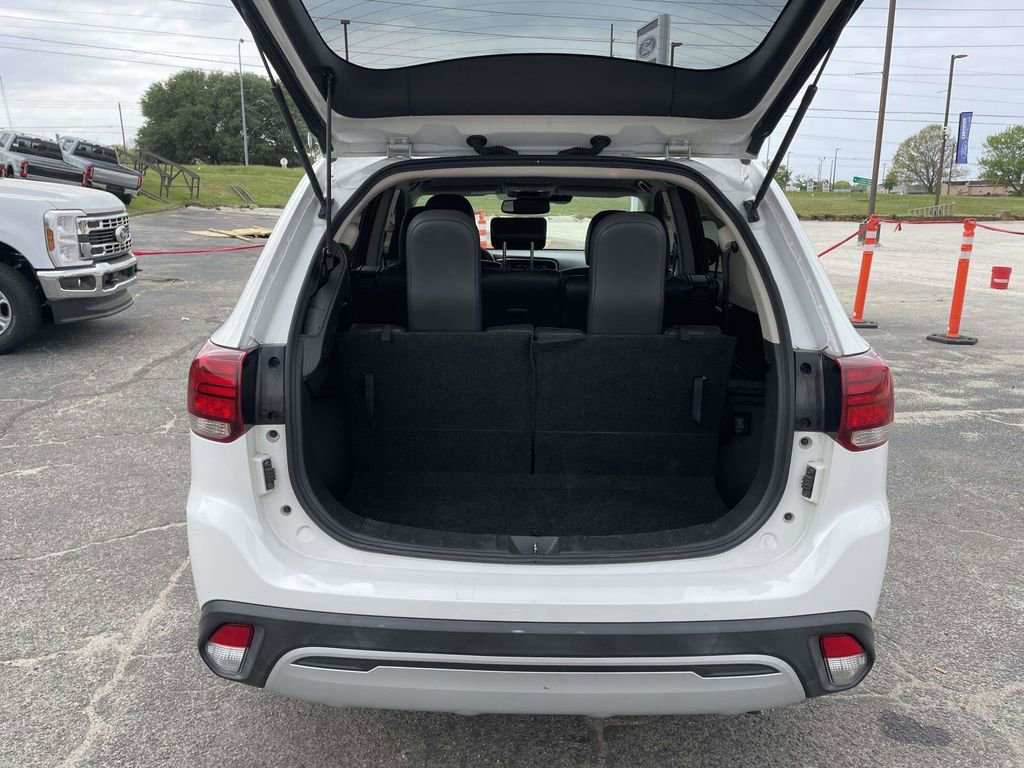 Used 2020 Mitsubishi Outlander SEL image 10