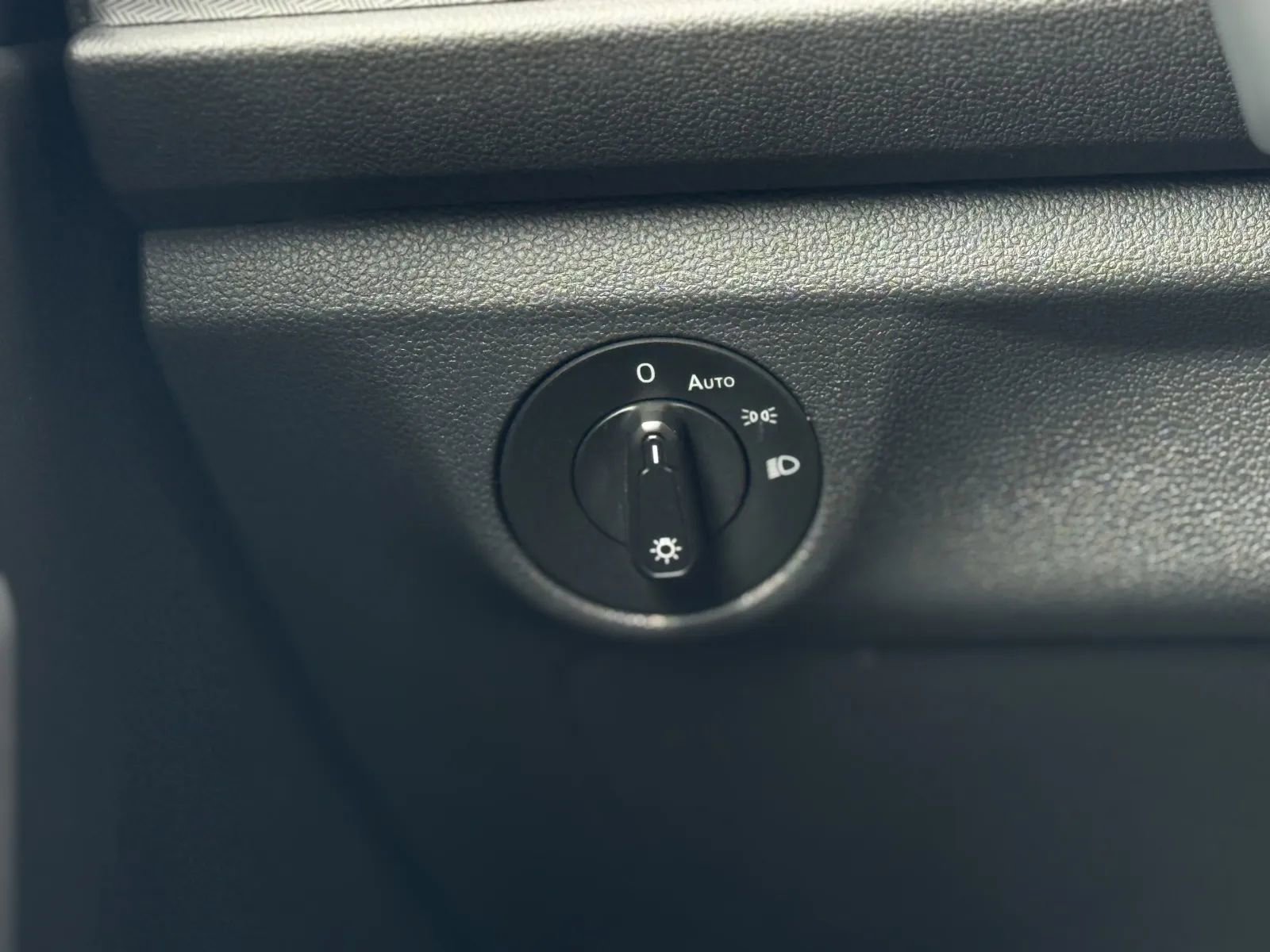 Used 2020 Volkswagen Jetta SE image 26