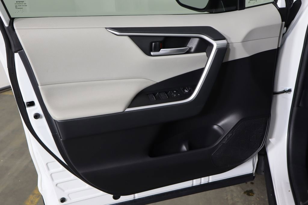Used 2023 Toyota RAV4 XLE FWD image 19